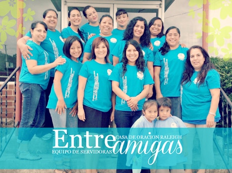Entre Amigas (Among Friends) T-Shirt Photo