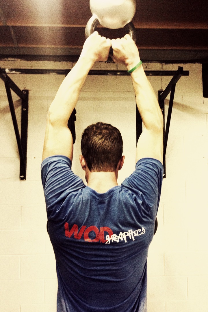 Wo Dgraphics Kettlebell T-Shirt Photo