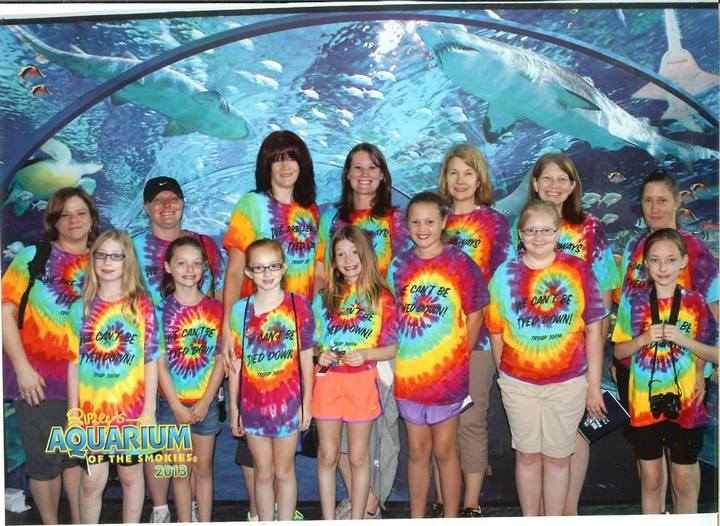 Girls Scout Trip To The Aquarium T-Shirt Photo