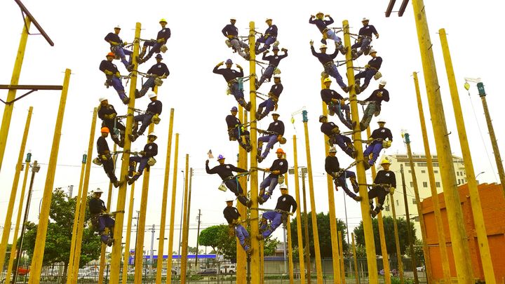 Lineman Class Spring 2016 T-Shirt Photo