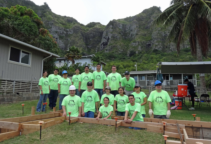 In Synergy Building Homes In Hawaii! T-Shirt Photo