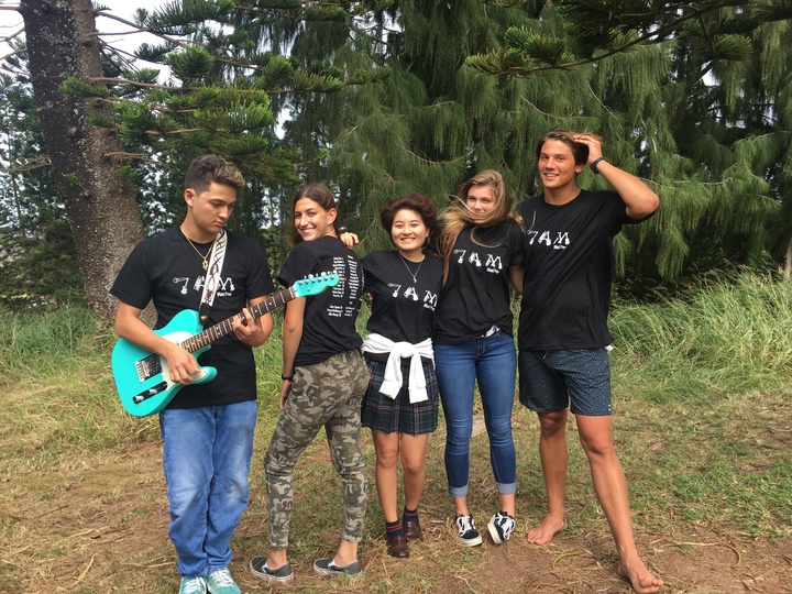 7 Am Pop/Rock Band T-Shirt Photo