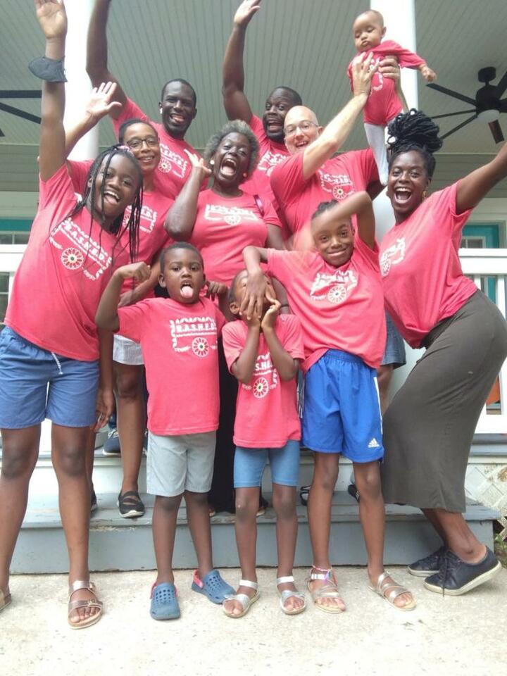 Family Fun In The Annapolis Sun T-Shirt Photo